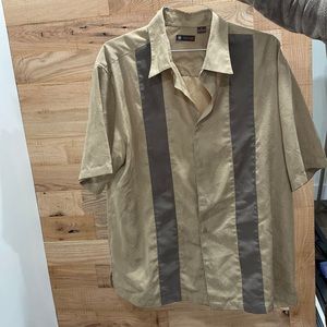 Short sleeve button down